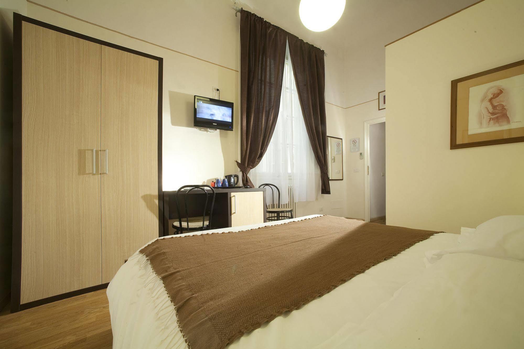Residenza Maglioni Al Battistero Pensión 2*